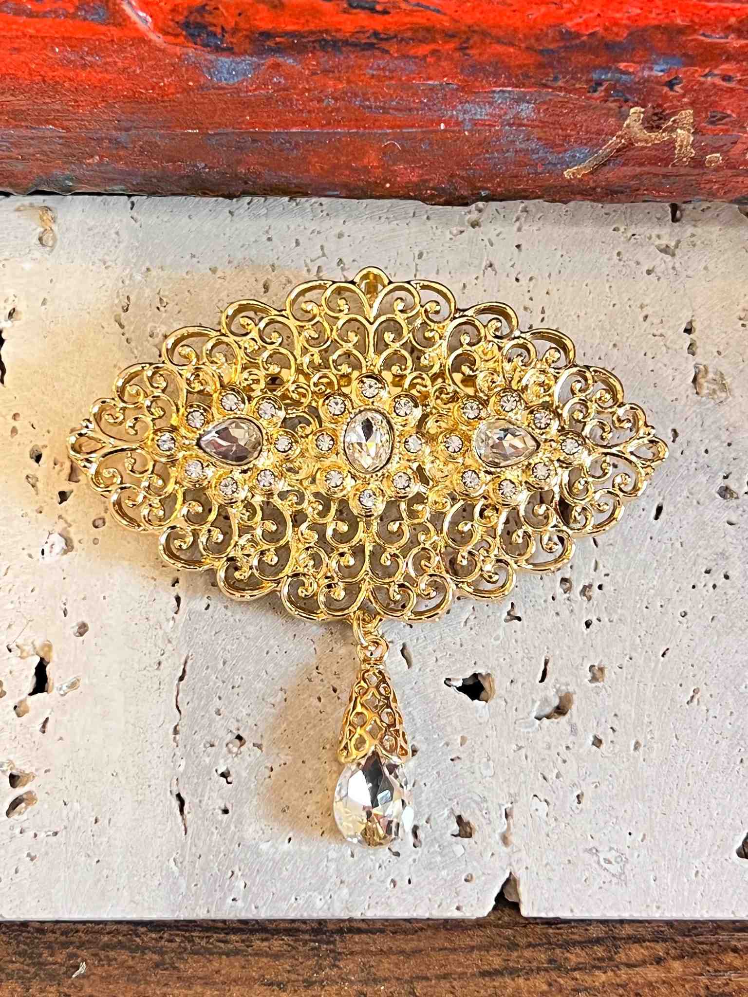 Broche de la abuela María